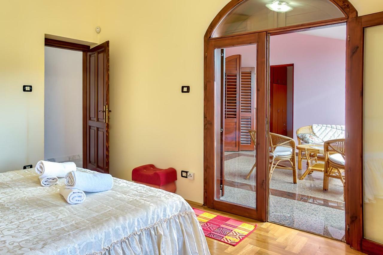 Villa Valentina Premantura Exterior foto